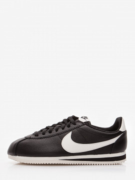 Classic cortez leather se, meeste vabaajajalatsid nike